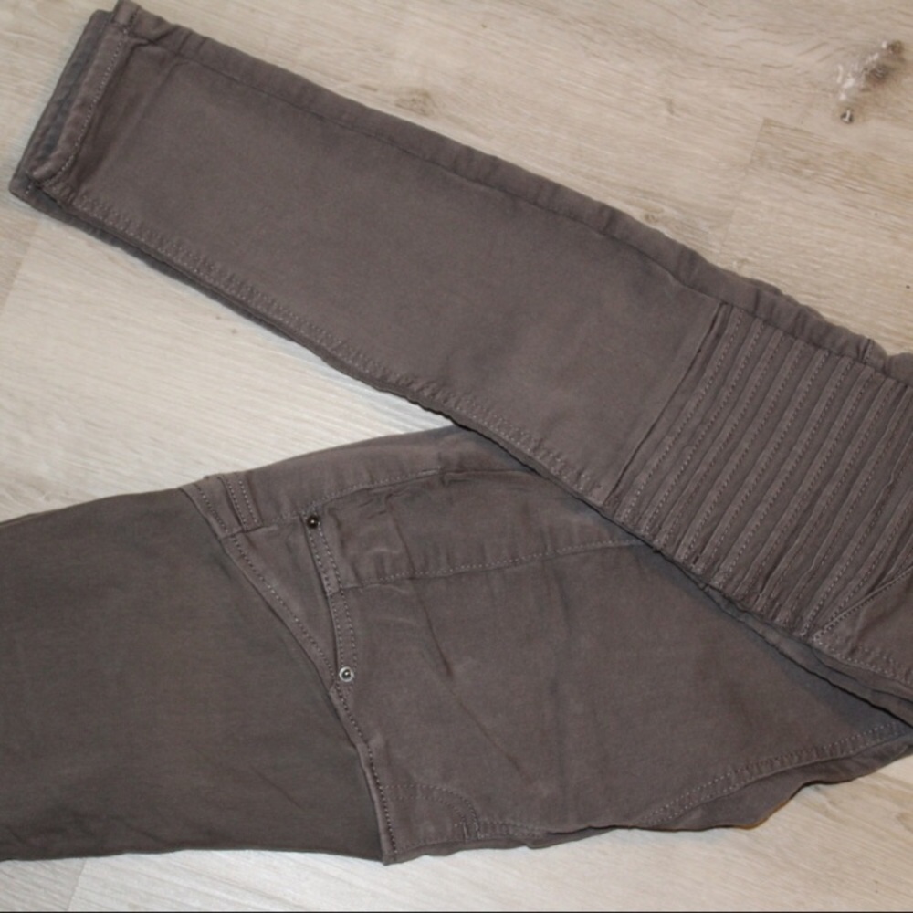 H&M Maternity Mama moto jeggings jeans